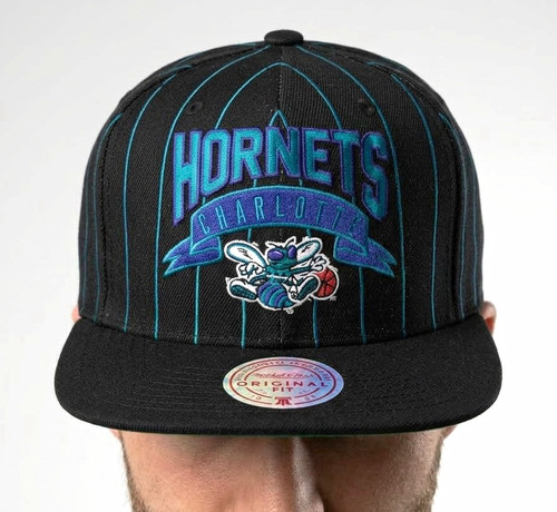 Mitchell ness charlotte - &,